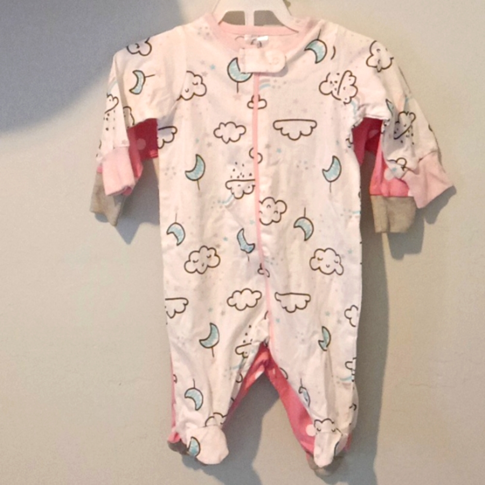 NWOT Gerber newborn Sleepers